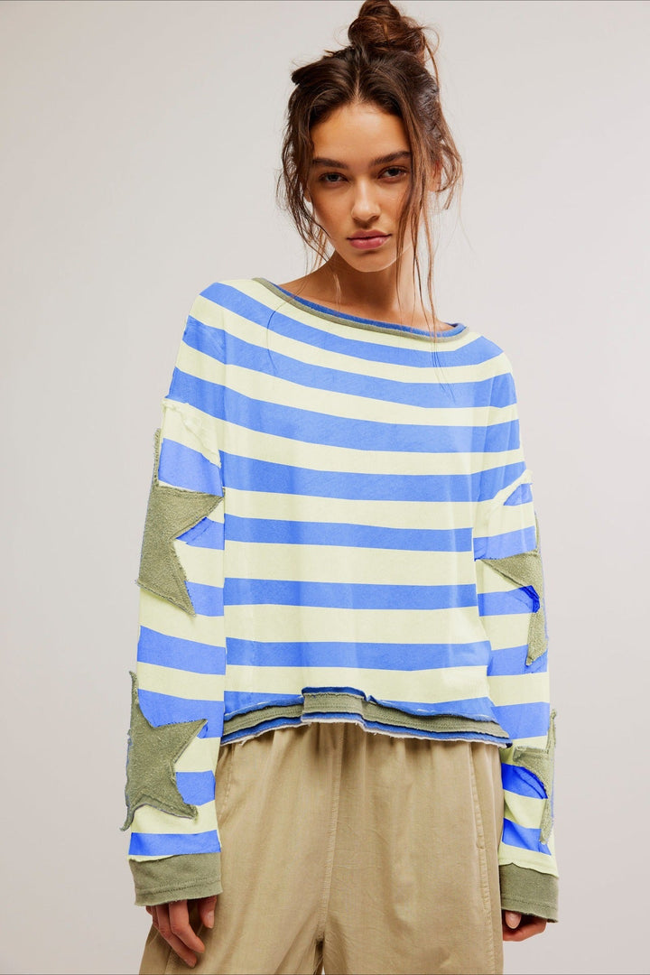 Bluza Velunara w paski z naszywką gwiazdy na rękawie