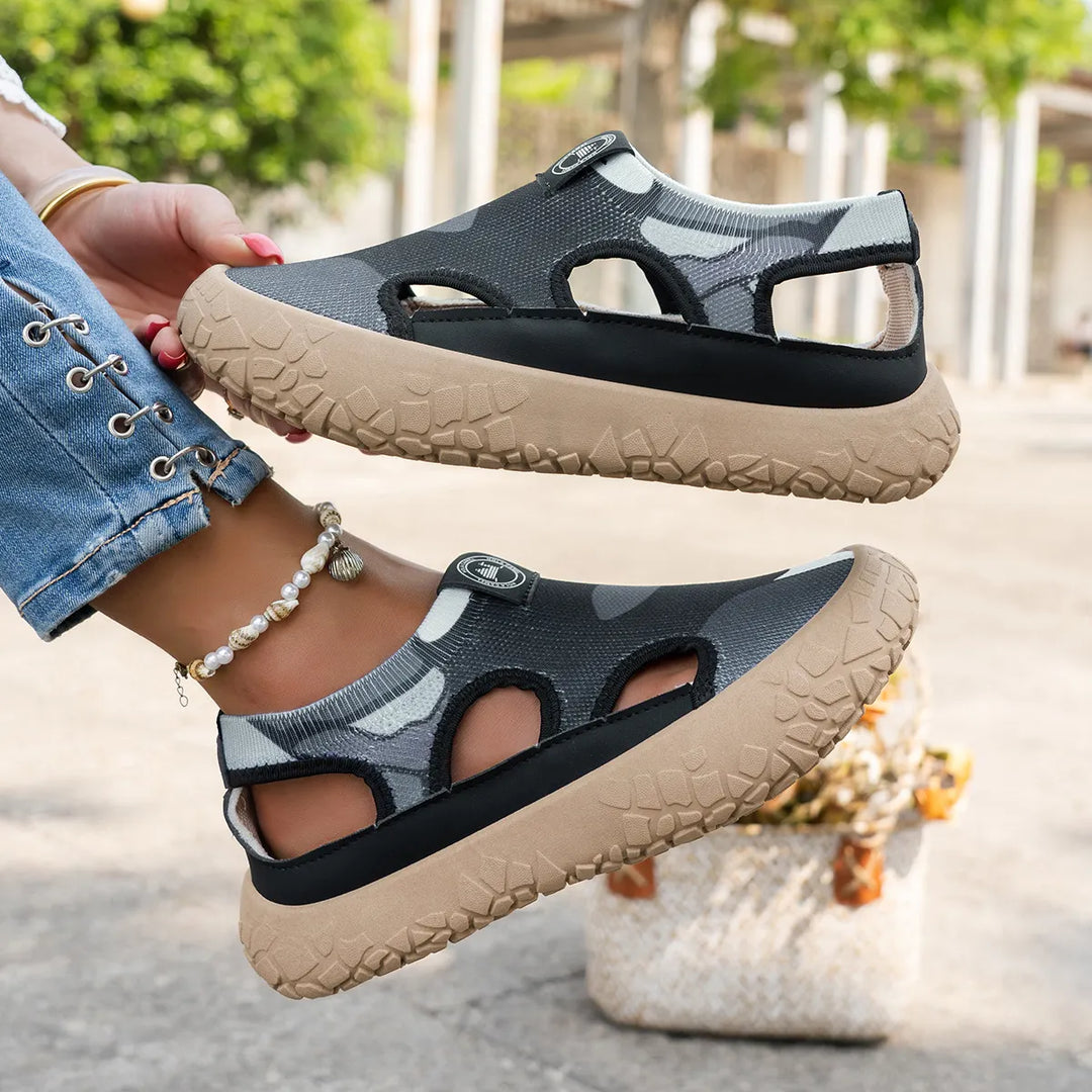 Sneakersy z amortyzacją i wsparciem łuku stopy – widok z boku