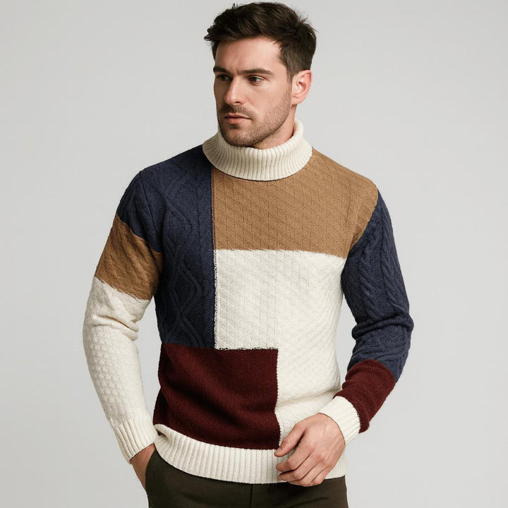 Męski lekki sweter z golfem i naszywkami na jasnym tle