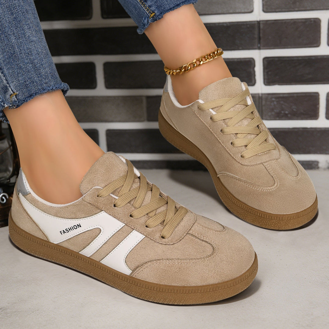 Męskie zamszowe sneakersy retro z profilowaną podeszwą