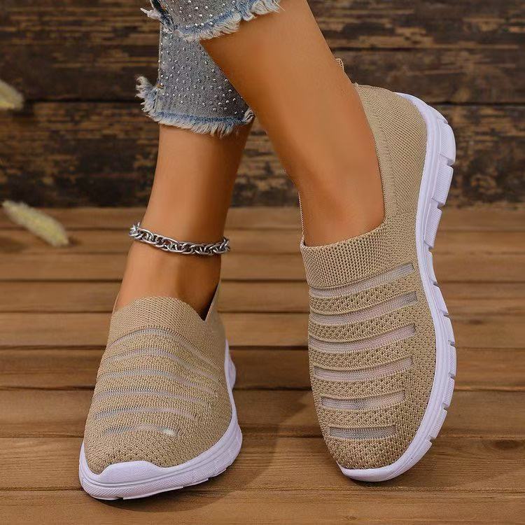 Lekka podeszwa w damskich sneakersach do codziennego noszenia