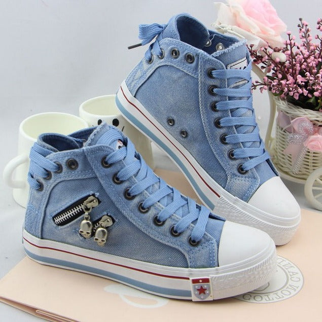 Damskie wysokie sneakersy jeansowe z bocznym zamkiem