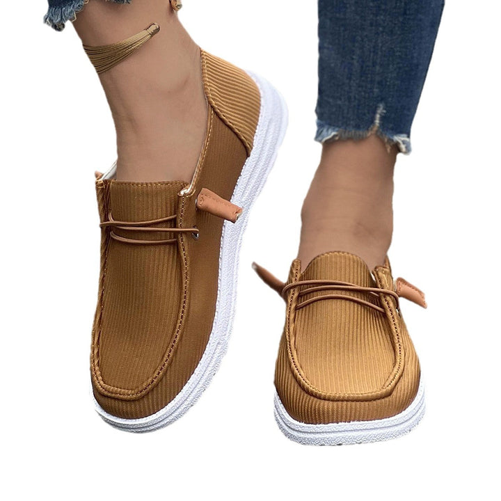 Damskie buty wsuwane z wygodnym tekstylnym wierzchem