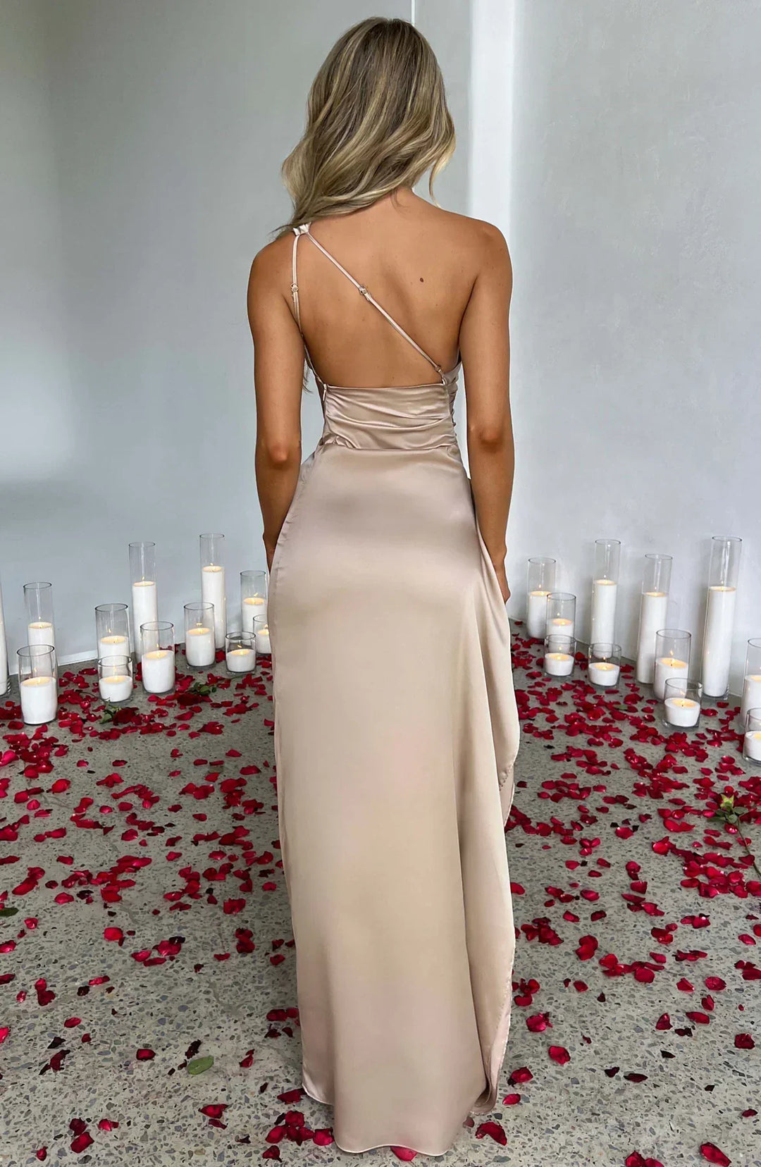 Isadora | Plisowana Suknia Maxi Na Jedno Ramię