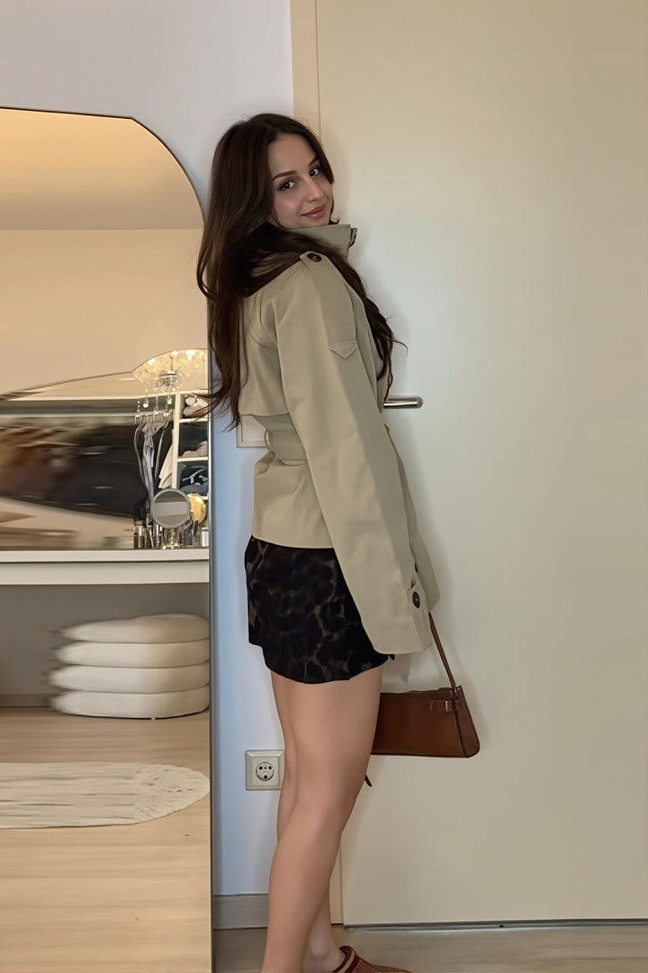 Elegancka kurtka trenczowa Talia do stylizacji na co dzień