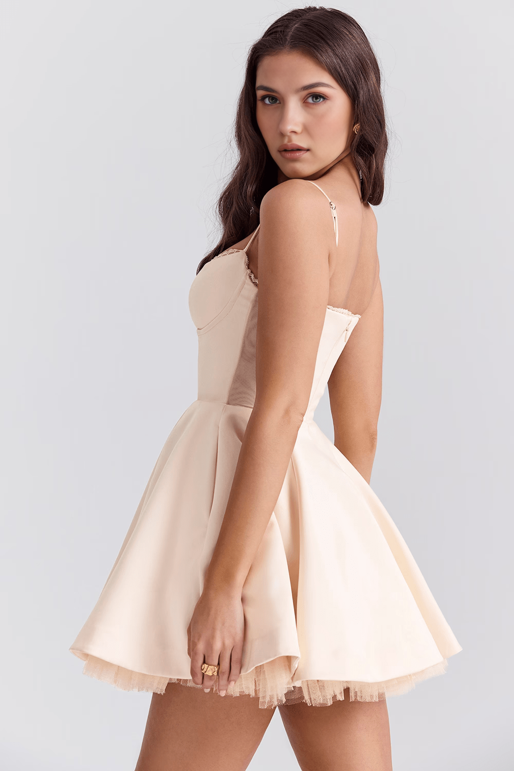 Klaudia | Sukienka Mini Dwuwarstwowa Z Modelowaną Górą