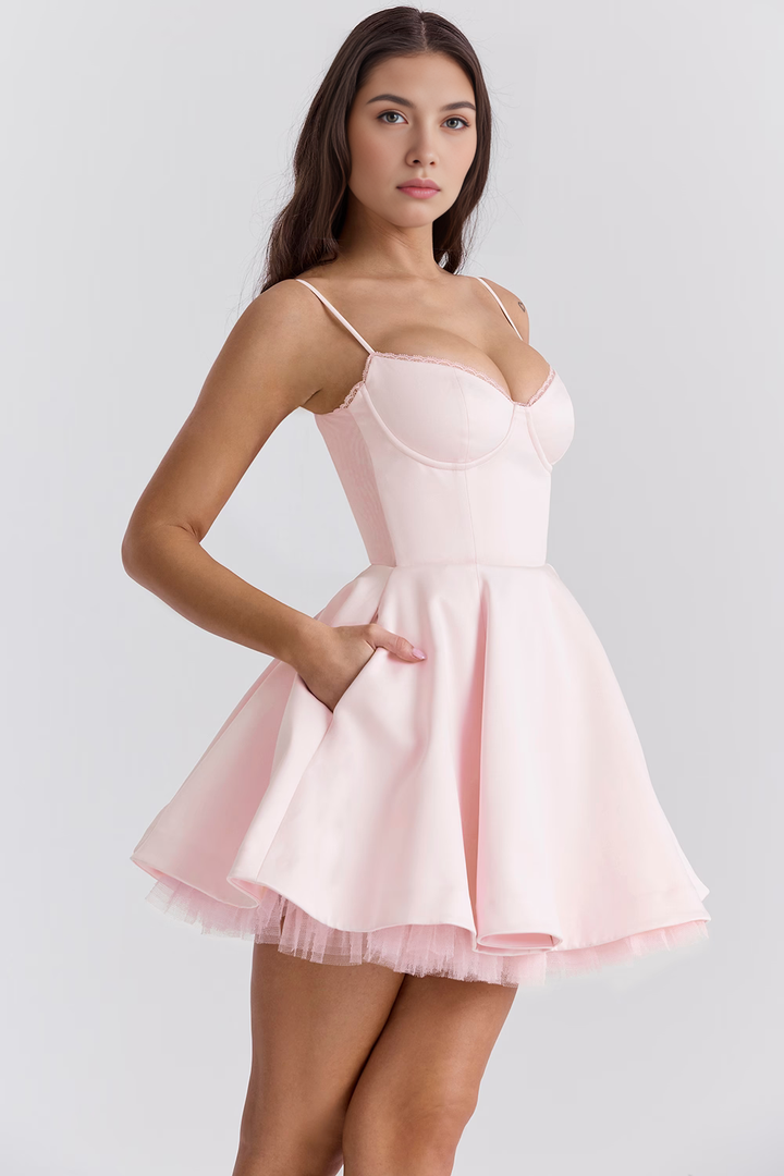 Klaudia | Sukienka Mini Dwuwarstwowa Z Modelowaną Górą