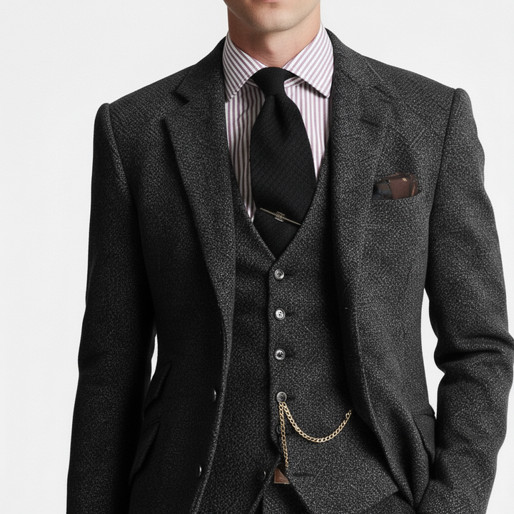 Garnitur Męski Trzyczęściowy w Klasycznym Stylu