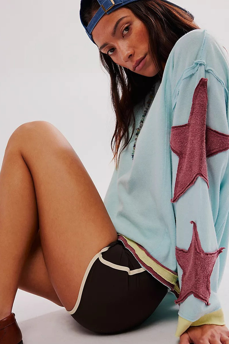 Bluza Lunavelle zestawiona z jeansami w swobodnym looku