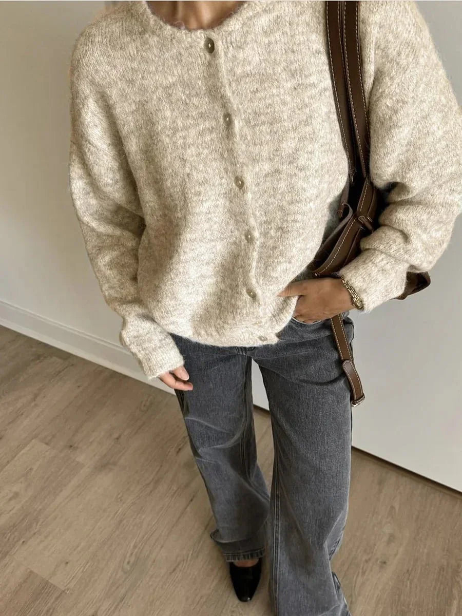 Elegancki kardigan Velmora do noszenia warstwowego
