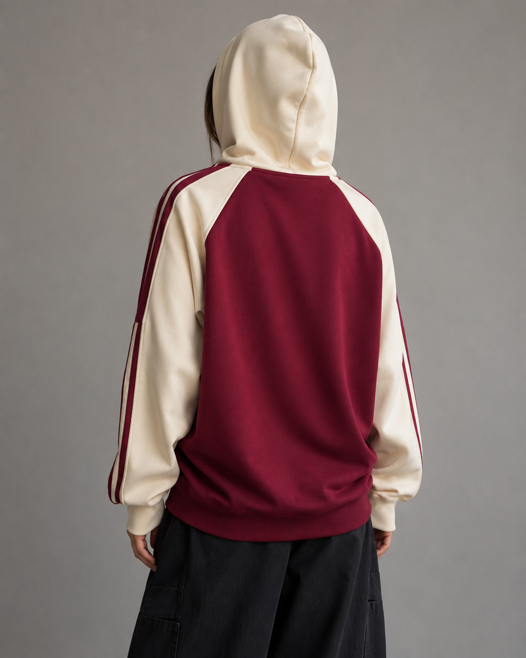 Damska bluza oversize w codziennej stylizacji